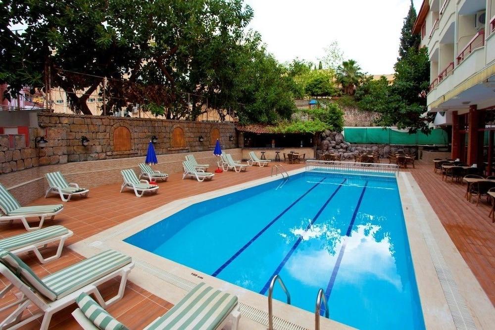 אלאניה Diamore Hotel מראה חיצוני תמונה